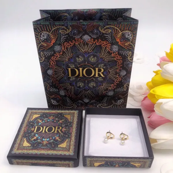 【2026】【DIOR】 ディオール  ファッションスタイルのイヤリング