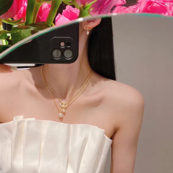 【2026】【DIOR】 ディオール  ファッションスタイルのイヤリング