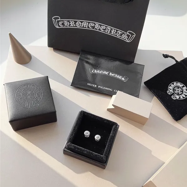 【2026】 【CHROME HEARTS】 クロムハーツ ファッションスタイルのイヤリング 【2026】 【CHROME HEARTS】 クロムハーツ ファッションスタイルのイヤリング