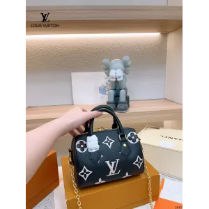 【2026】【 LOUIS VUITTON公式 旗艦店】ルイヴィトン   ショルダーバッグ   当日出荷 好評に付き再入荷！20*14CM