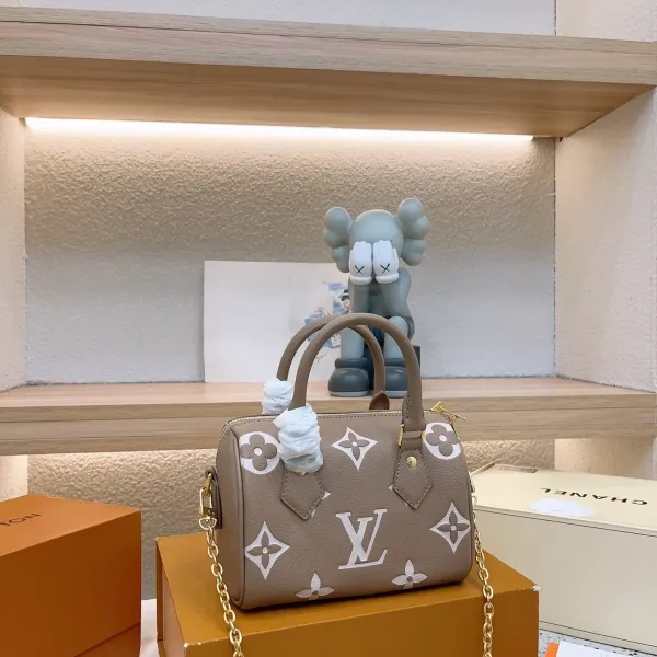 【2026】【 LOUIS VUITTON公式 旗艦店】ルイヴィトン ショルダーバッグ 当日出荷 好評に付き再入荷!20*14CM 【2026】【 LOUIS VUITTON公式 旗艦店】ルイヴィトン ショルダーバッグ 当日出荷 好評に付き再入荷!20*14CM