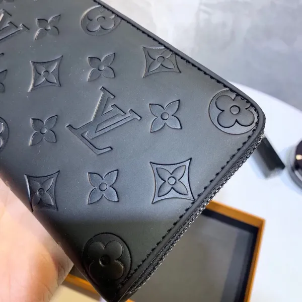 【2026】【 LOUIS VUITTON公式 旗艦店】ルイヴィトン クラッチバッグ 当日出荷 好評に付き再入荷!21*11CM 【2026】【 LOUIS VUITTON公式 旗艦店】ルイヴィトン クラッチバッグ 当日出荷 好評に付き再入荷!21*11CM