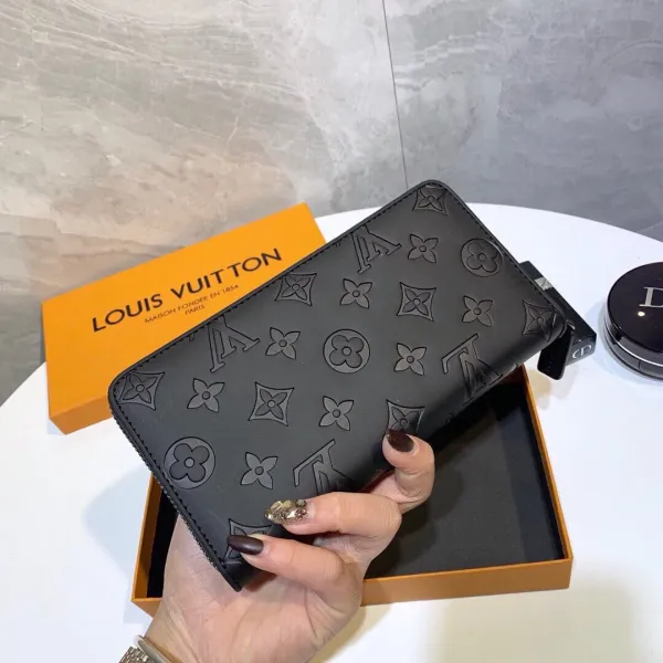 【2026】【 LOUIS VUITTON公式 旗艦店】ルイヴィトン クラッチバッグ 当日出荷 好評に付き再入荷!21*11CM 【2026】【 LOUIS VUITTON公式 旗艦店】ルイヴィトン クラッチバッグ 当日出荷 好評に付き再入荷!21*11CM
