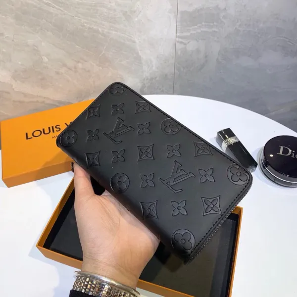 【2026】【 LOUIS VUITTON公式 旗艦店】ルイヴィトン クラッチバッグ 当日出荷 好評に付き再入荷!21*11CM 【2026】【 LOUIS VUITTON公式 旗艦店】ルイヴィトン クラッチバッグ 当日出荷 好評に付き再入荷!21*11CM
