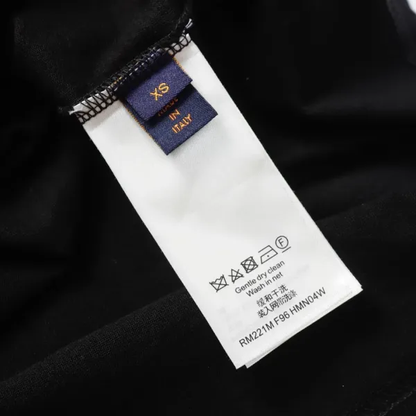 【2026】LV【LOUIS VUITTON公式旗艦店】 ルイヴィトン Tシャツご好評に付き再入荷! 【2026】LV【LOUIS VUITTON公式旗艦店】 ルイヴィトン Tシャツご好評に付き再入荷!