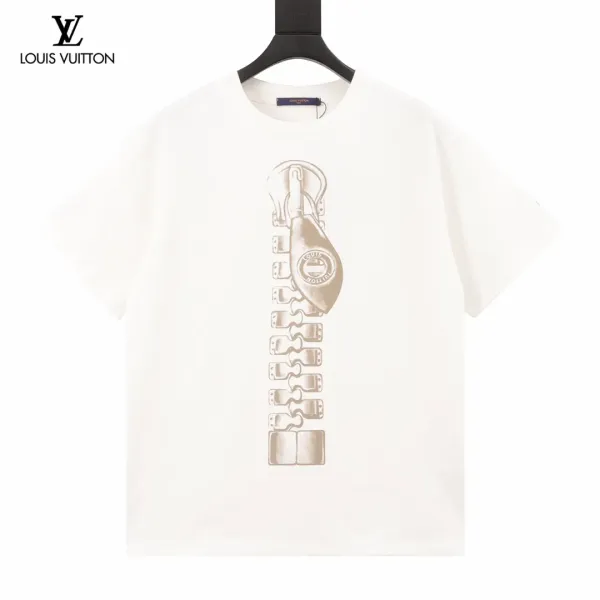 【2026】LV【LOUIS VUITTON公式旗艦店】 ルイヴィトン Tシャツご好評に付き再入荷! 【2026】LV【LOUIS VUITTON公式旗艦店】 ルイヴィトン Tシャツご好評に付き再入荷!