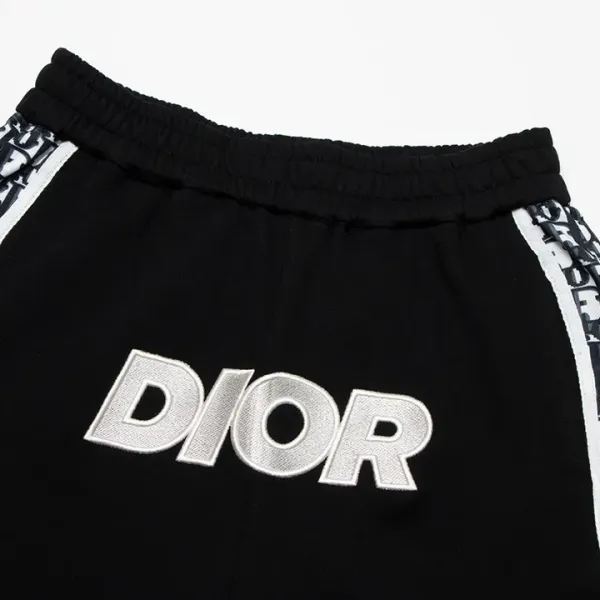【2026】【DIOR 公式旗艦店】 ディオール ショートパンツ ご好評に付き再入荷! 【2026】【DIOR 公式旗艦店】 ディオール ショートパンツ ご好評に付き再入荷!