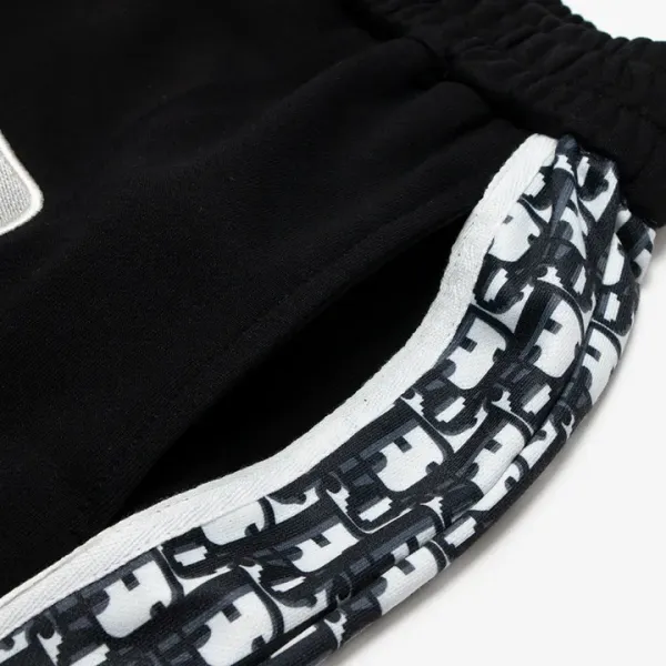 【2026】【DIOR 公式旗艦店】 ディオール ショートパンツ ご好評に付き再入荷! 【2026】【DIOR 公式旗艦店】 ディオール ショートパンツ ご好評に付き再入荷!