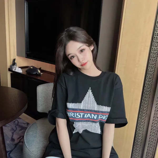 【2026】【DIOR 公式旗艦店】ディオール Tシャツご好評に付き再入荷! 【2026】【DIOR 公式旗艦店】ディオール Tシャツご好評に付き再入荷!