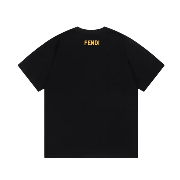 【2026】【FENDI  公式旗艦店】フェンディ   Tシャツご好評に付き再入荷！