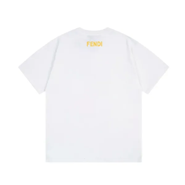 【2026】【FENDI  公式旗艦店】フェンディ   Tシャツご好評に付き再入荷！