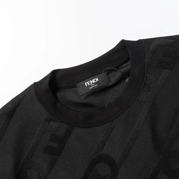 【2026】【FENDI  公式旗艦店】フェンディ   Tシャツご好評に付き再入荷！