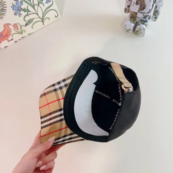 【2026】【BURBERRY  バーバリー】【数量限定】 野球帽 / ハット