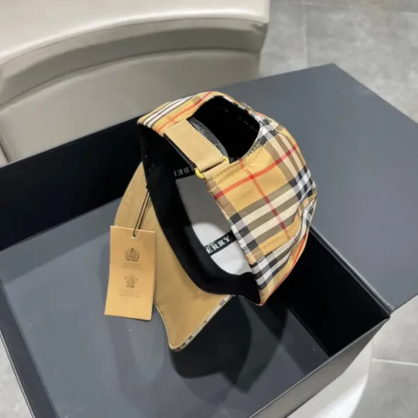 【2026】【BURBERRY  バーバリー】【数量限定】 野球帽 / ハット