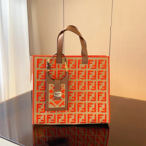 【2026】【FENDI 公式旗艦店】フェンディ ハンドバッグ 当日出荷 好評に付き再入荷!37*18*33CM 【2026】【FENDI 公式旗艦店】フェンディ ハンドバッグ 当日出荷 好評に付き再入荷!37*18*33CM