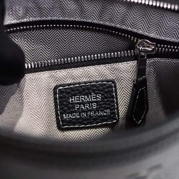【2026】【HERMES 公式旗艦店】エルメス クラッチバッグ 当日出荷 好評に付き再入荷!26*16*4CM 【2026】【HERMES 公式旗艦店】エルメス クラッチバッグ 当日出荷 好評に付き再入荷!26*16*4CM