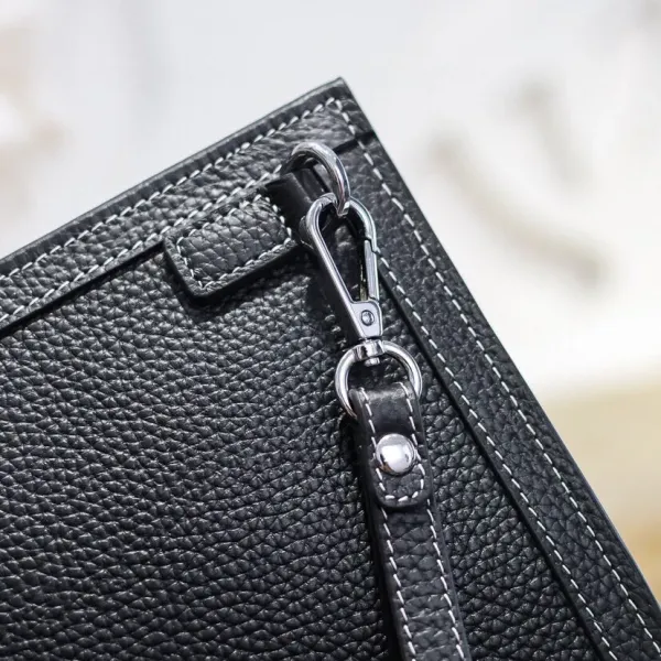 【2026】【HERMES 公式旗艦店】エルメス クラッチバッグ 当日出荷 好評に付き再入荷!26*16*4CM 【2026】【HERMES 公式旗艦店】エルメス クラッチバッグ 当日出荷 好評に付き再入荷!26*16*4CM
