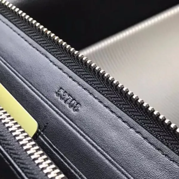 【2026】【BURBERRY 公式旗艦店】バーバリー 財布 当日出荷 好評に付き再入荷!19*10*2CM 【2026】【BURBERRY 公式旗艦店】バーバリー 財布 当日出荷 好評に付き再入荷!19*10*2CM