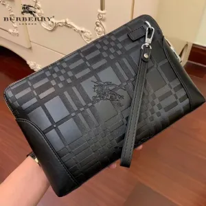 【2026】【BURBERRY 公式旗艦店】バーバリー クラッチバッグ 当日出荷 好評に付き再入荷!28*18*3CM 【2026】【BURBERRY 公式旗艦店】バーバリー クラッチバッグ 当日出荷 好評に付き再入荷!28*18*3CM