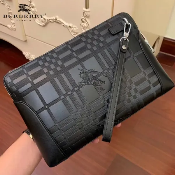 【2026】【BURBERRY 公式旗艦店】バーバリー クラッチバッグ 当日出荷 好評に付き再入荷!28*18*3CM 【2026】【BURBERRY 公式旗艦店】バーバリー クラッチバッグ 当日出荷 好評に付き再入荷!28*18*3CM