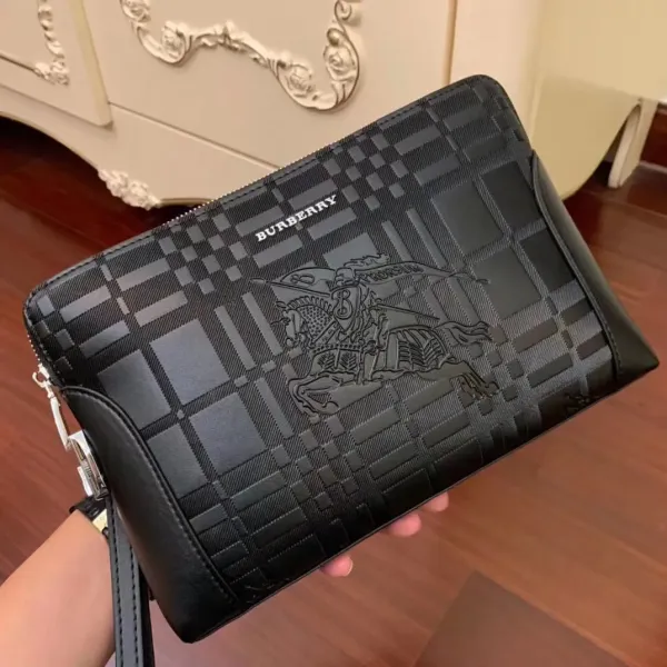 【2026】【BURBERRY 公式旗艦店】バーバリー クラッチバッグ 当日出荷 好評に付き再入荷!28*18*3CM 【2026】【BURBERRY 公式旗艦店】バーバリー クラッチバッグ 当日出荷 好評に付き再入荷!28*18*3CM