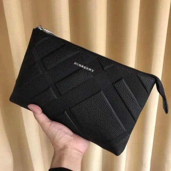 【2026】【BURBERRY 公式旗艦店】バーバリー クラッチバッグ 当日出荷 好評に付き再入荷!29*19CM 【2026】【BURBERRY 公式旗艦店】バーバリー クラッチバッグ 当日出荷 好評に付き再入荷!29*19CM