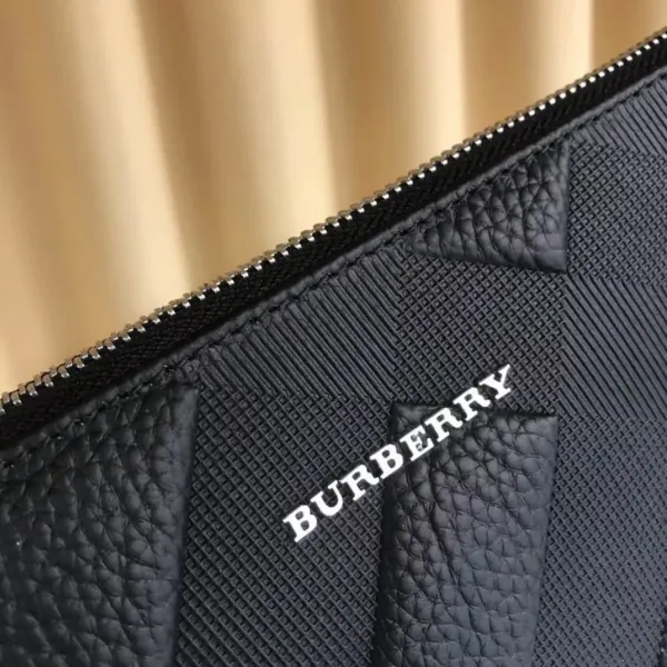 【2026】【BURBERRY 公式旗艦店】バーバリー クラッチバッグ 当日出荷 好評に付き再入荷!29*19CM 【2026】【BURBERRY 公式旗艦店】バーバリー クラッチバッグ 当日出荷 好評に付き再入荷!29*19CM