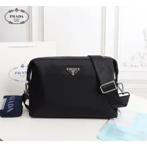 【2026】【PRADA 公式旗艦店】プラダ ショルダーバッグ 当日出荷 好評に付き再入荷!31*21*7CM 【2026】【PRADA 公式旗艦店】プラダ ショルダーバッグ 当日出荷 好評に付き再入荷!31*21*7CM