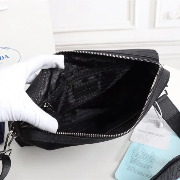 【2026】【PRADA 公式旗艦店】プラダ ショルダーバッグ 当日出荷 好評に付き再入荷!31*21*7CM 【2026】【PRADA 公式旗艦店】プラダ ショルダーバッグ 当日出荷 好評に付き再入荷!31*21*7CM