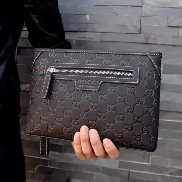 【2026】【GUCCI 公式 旗艦店】クッチ  クラッチバッグ 当日出荷 好評に付き再入荷！28*18*4CM
