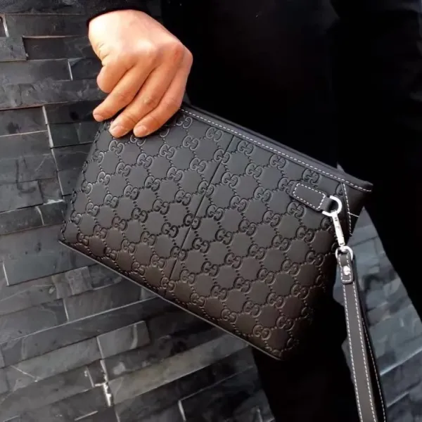 【2026】【GUCCI 公式 旗艦店】クッチ  クラッチバッグ 当日出荷 好評に付き再入荷！28*18*4CM