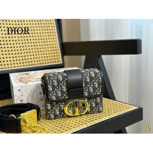 【2026】【DIOR 公式旗艦店】ディオール   ショルダーバッグ 当日出荷 好評に付き再入荷！18*13CM