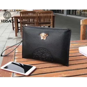 【2026】【VERSACE 公式旗艦店】ヴェルサーチ  クラッチバッグ    当日出荷 好評に付き再入荷！29*18CM