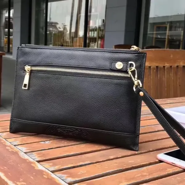 【2026】【VERSACE 公式旗艦店】ヴェルサーチ  クラッチバッグ    当日出荷 好評に付き再入荷！29*18CM