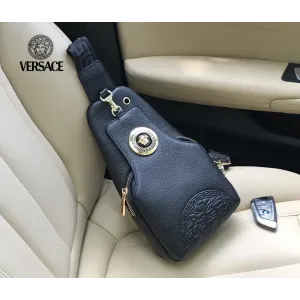 【2026】【VERSACE 公式旗艦店】ヴェルサーチ    胸ポケット  当日出荷 好評に付き再入荷！16*30*7.5CM
