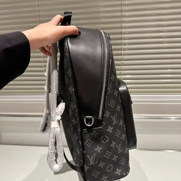 【2026】【 LOUIS VUITTON公式 旗艦店】ルイヴィトン リュックサック 当日出荷 好評に付き再入荷!33*42CM 【2026】【 LOUIS VUITTON公式 旗艦店】ルイヴィトン リュックサック 当日出荷 好評に付き再入荷!33*42CM