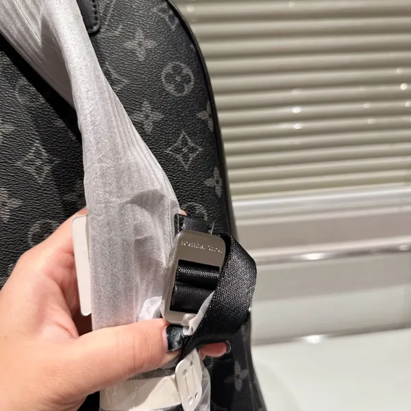 【2026】【 LOUIS VUITTON公式 旗艦店】ルイヴィトン リュックサック 当日出荷 好評に付き再入荷!33*42CM 【2026】【 LOUIS VUITTON公式 旗艦店】ルイヴィトン リュックサック 当日出荷 好評に付き再入荷!33*42CM