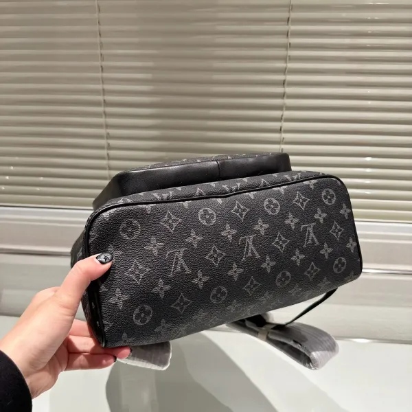 【2026】【 LOUIS VUITTON公式 旗艦店】ルイヴィトン リュックサック 当日出荷 好評に付き再入荷!33*42CM 【2026】【 LOUIS VUITTON公式 旗艦店】ルイヴィトン リュックサック 当日出荷 好評に付き再入荷!33*42CM