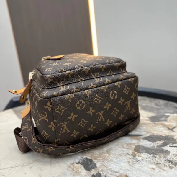 【2026】【 LOUIS VUITTON公式 旗艦店】ルイヴィトン リュックサック 当日出荷 好評に付き再入荷!25*30CM 【2026】【 LOUIS VUITTON公式 旗艦店】ルイヴィトン リュックサック 当日出荷 好評に付き再入荷!25*30CM