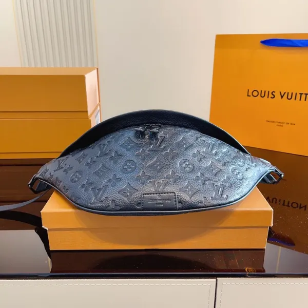 【2026】【 LOUIS VUITTON公式 旗艦店】ルイヴィトン ウエストポーチ 当日出荷 好評に付き再入荷!35*10*16CM 【2026】【 LOUIS VUITTON公式 旗艦店】ルイヴィトン ウエストポーチ 当日出荷 好評に付き再入荷!35*10*16CM
