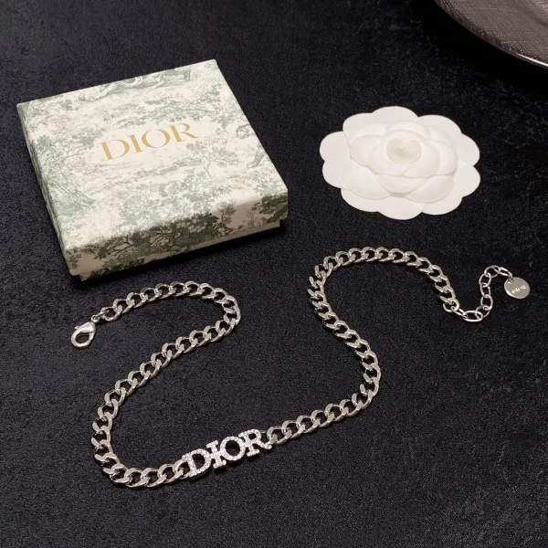【2026】【DIOR】ネックレス、新しいネックレス万能シンプルファッションオーナメント 【2026】【DIOR】ネックレス、新しいネックレス万能シンプルファッションオーナメント