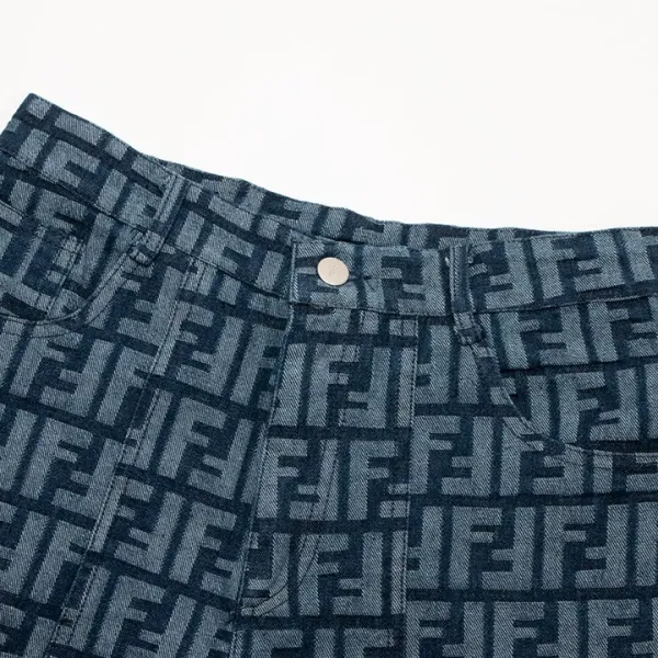 【2026】【FENDI   公式旗艦店】フェンディ   ショートパンツ  ご好評に付き再入荷！