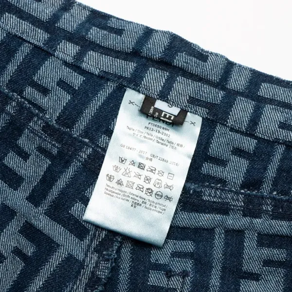 【2026】【FENDI   公式旗艦店】フェンディ   ショートパンツ  ご好評に付き再入荷！