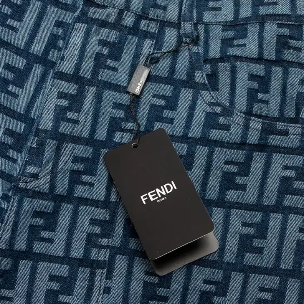 【2026】【FENDI   公式旗艦店】フェンディ   ショートパンツ  ご好評に付き再入荷！