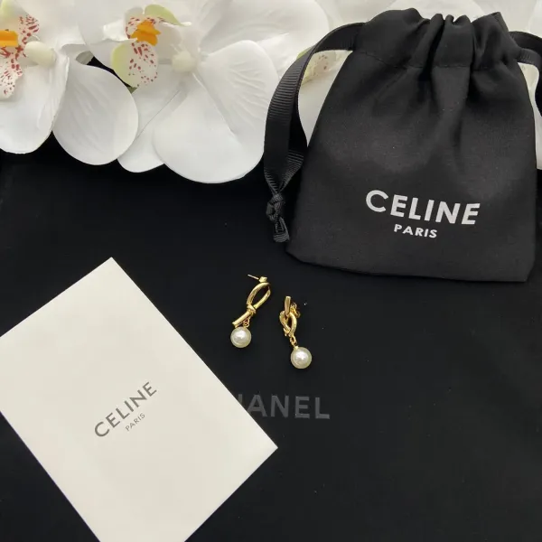 【2026】【CELINE】 セリーヌ   ファッションスタイルのイヤリング