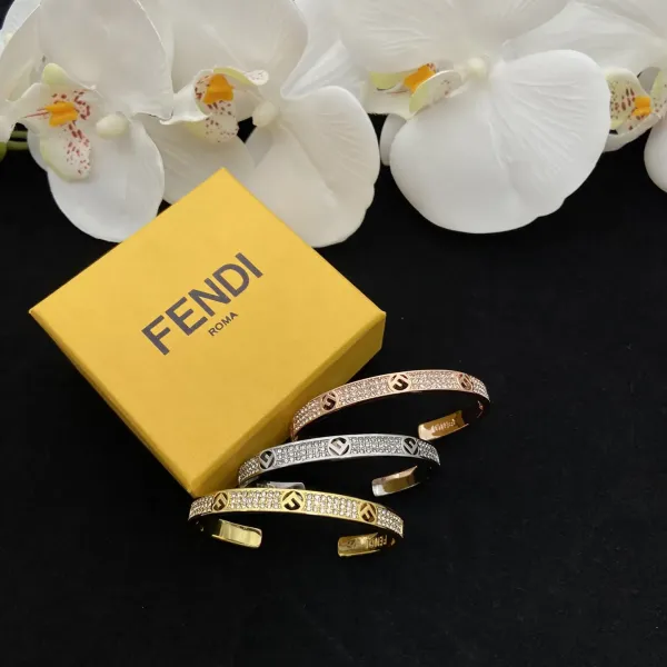 【2026】【FENDI】ブレスレット、ファッションシンプルなスタイル 【2026】【FENDI】ブレスレット、ファッションシンプルなスタイル