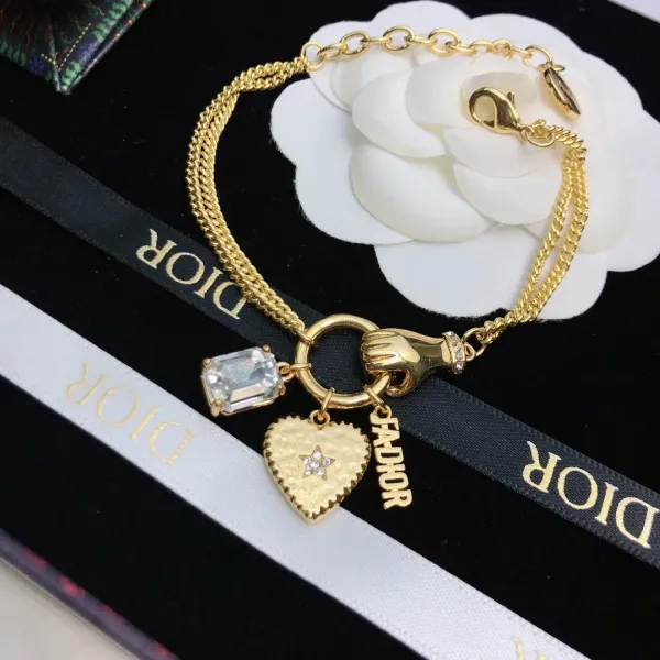 【2026】【DIOR】ブレスレット、ファッションシンプルなスタイル 【2026】【DIOR】ブレスレット、ファッションシンプルなスタイル