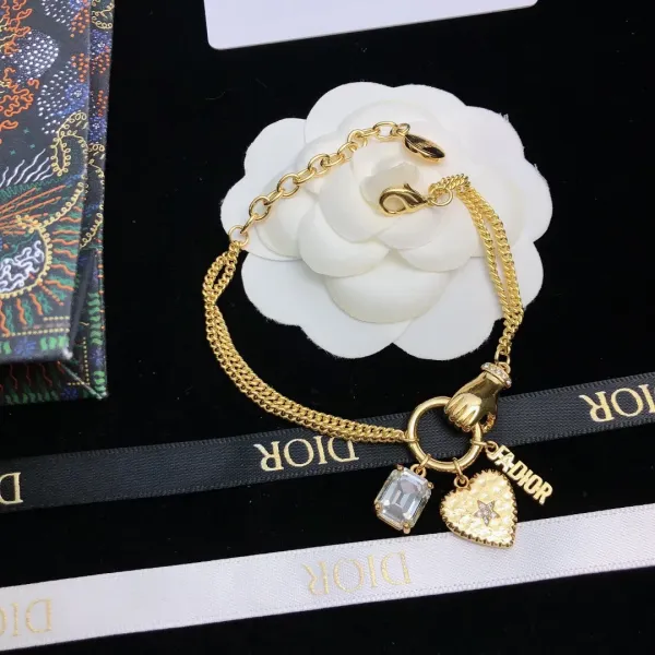 【2026】【DIOR】ブレスレット、ファッションシンプルなスタイル 【2026】【DIOR】ブレスレット、ファッションシンプルなスタイル