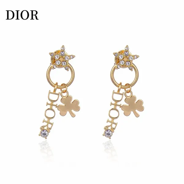 【2026】【DIOR】 ディオール   ファッションスタイルのイヤリング