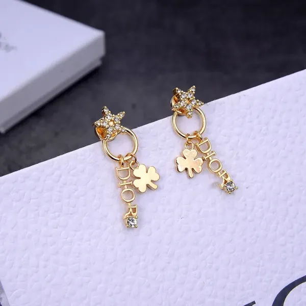 【2026】【DIOR】 ディオール   ファッションスタイルのイヤリング